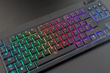 Razer BlackWidow V4 test par Geeknetic