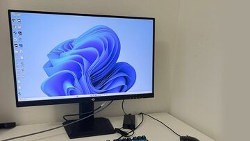 Review Titan Army P2712V