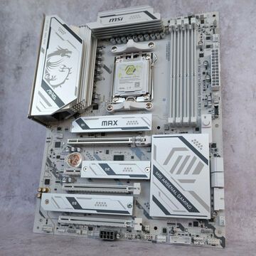 MSI MAG X870 test par Club386