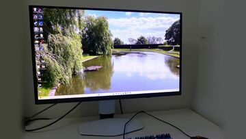 Test BenQ Mobiuz EX271UZ