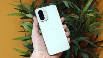 OnePlus 15R test� par Trusted Reviews