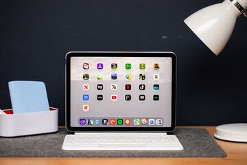 Apple iPad Air M4 reviewed by The Verge