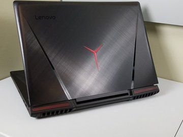 Lenovo ideapad Y900 test par NotebookReview