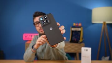 Motorola Moto G77 test� par AndroidWorld