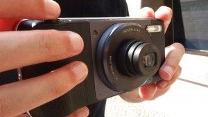 Hasselblad True Zoom Moto Mod test par Trusted Reviews