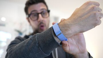 Fitbit Air reviewed by AndroidWorld Fitbit Air reviewed by AndroidWorld