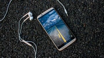 ZTE Axon 7 test par TechRadar