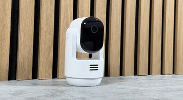 Test Arlo Essential Indoor