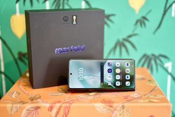 Motorola Razr Fold reviewed by NotebookCheck Motorola Razr Fold reviewed by NotebookCheck