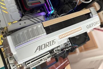 GeForce RTX 5080 reviewed by Geeknetic