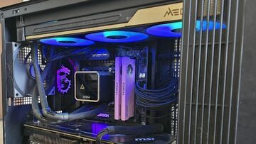 MSI MEG CoreLiquid E15 testé par Tom's Hardware MSI MEG CoreLiquid E15 testé par Tom's Hardware