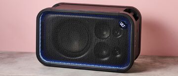 Sony ULT Tower 7 test� par TechRadar