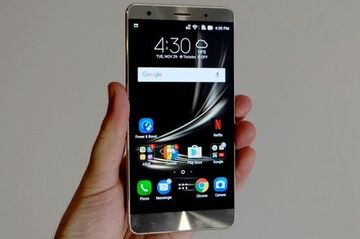 Asus ZenFone 3 Deluxe test par DigitalTrends Asus ZenFone 3 Deluxe test par DigitalTrends