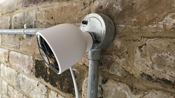 Nest Cam Outdoor test par TechRadar Nest Cam Outdoor test par TechRadar