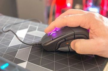 SteelSeries Rival 500 test par DigitalTrends SteelSeries Rival 500 test par DigitalTrends