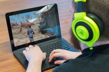 Razer Blade test par DigitalTrends Razer Blade test par DigitalTrends