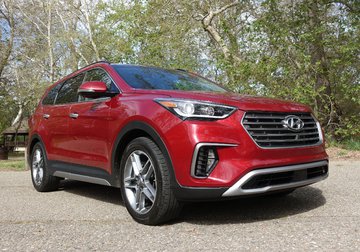 Hyundai Santa Fe Review: 7 Ratings, Pros and Cons
