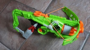 Test Nerf Zombie Strike Outbreaker Bow