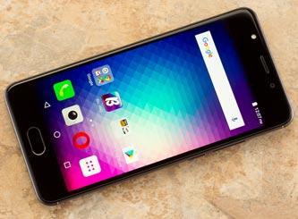 Blu Life One X2 test par PCMag Blu Life One X2 test par PCMag