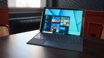 Microsoft Surface Pro 2017 test par TechRadar Microsoft Surface Pro 2017 test par TechRadar