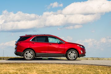 Chevrolet Equinox Review: 2 Ratings, Pros and Cons