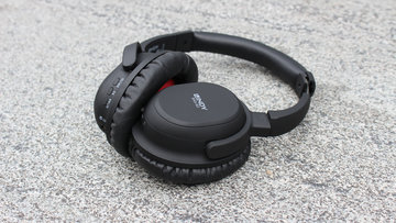 Lindy BNX-60 test par TechRadar Lindy BNX-60 test par TechRadar