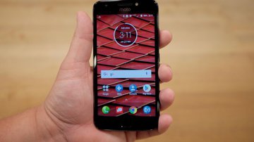 Lenovo Moto E4 test par CNET USA Lenovo Moto E4 test par CNET USA
