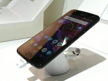 Lenovo Moto X4 Review: 26 Ratings, Pros and Cons