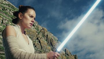 Star Wars Episode VIII Review: 2 Ratings, Pros and Cons