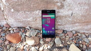 Sony Xperia E5 test par TechRadar Sony Xperia E5 test par TechRadar