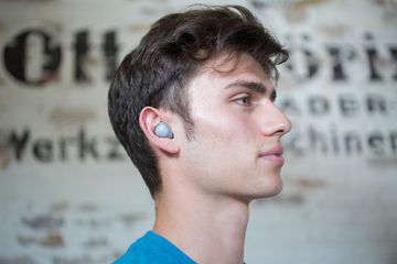 Samsung Gear IconX test par CNET USA Samsung Gear IconX test par CNET USA