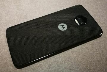 Motorola Moto Z2 Force test par LeMondeNumerique