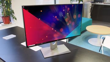 Dell UltraSharp UP3218K test par TechRadar