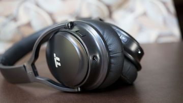 TaoTronics TT-BH22 Review: 4 Ratings, Pros and Cons