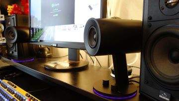 Razer Nommo Chroma test par ExpertReviews Razer Nommo Chroma test par ExpertReviews