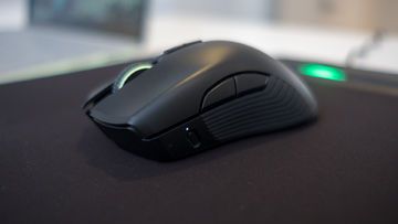 Razer Mamba Hyperflux Review: 8 Ratings, Pros and Cons