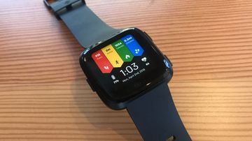 Fitbit Versa test par TechRadar Fitbit Versa test par TechRadar