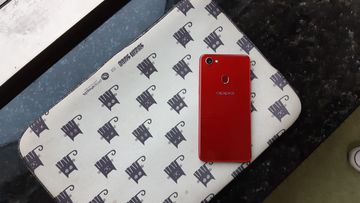 Oppo F7 test par TechRadar