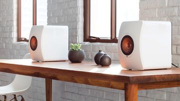 KEF LS50 test par TechRadar KEF LS50 test par TechRadar