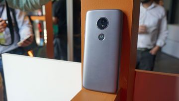Motorola Moto E5 Review