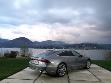 Audi A7 Review