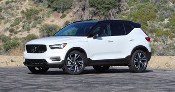 Volvo XC40 Review: 10 Ratings, Pros and Cons