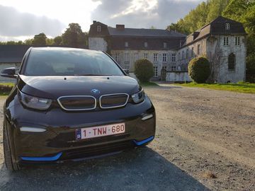 BMW i3s Review: 1 Ratings, Pros and Cons