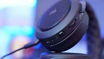 Corsair HS70 Review: 20 Ratings, Pros and Cons