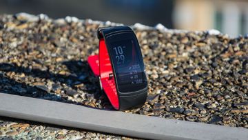 Samsung Gear Fit 2 Pro test par ExpertReviews