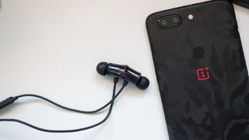 OnePlus Bullets test par TechRadar OnePlus Bullets test par TechRadar