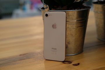 Apple iPhone 8 test par Trusted Reviews Apple iPhone 8 test par Trusted Reviews