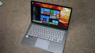 Asus ZenBook 3 Deluxe test par TechRadar