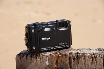Nikon Coolpix W300 test par Trusted Reviews