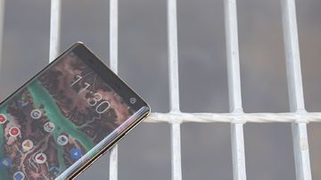 Nokia 8 Sirocco test par ExpertReviews